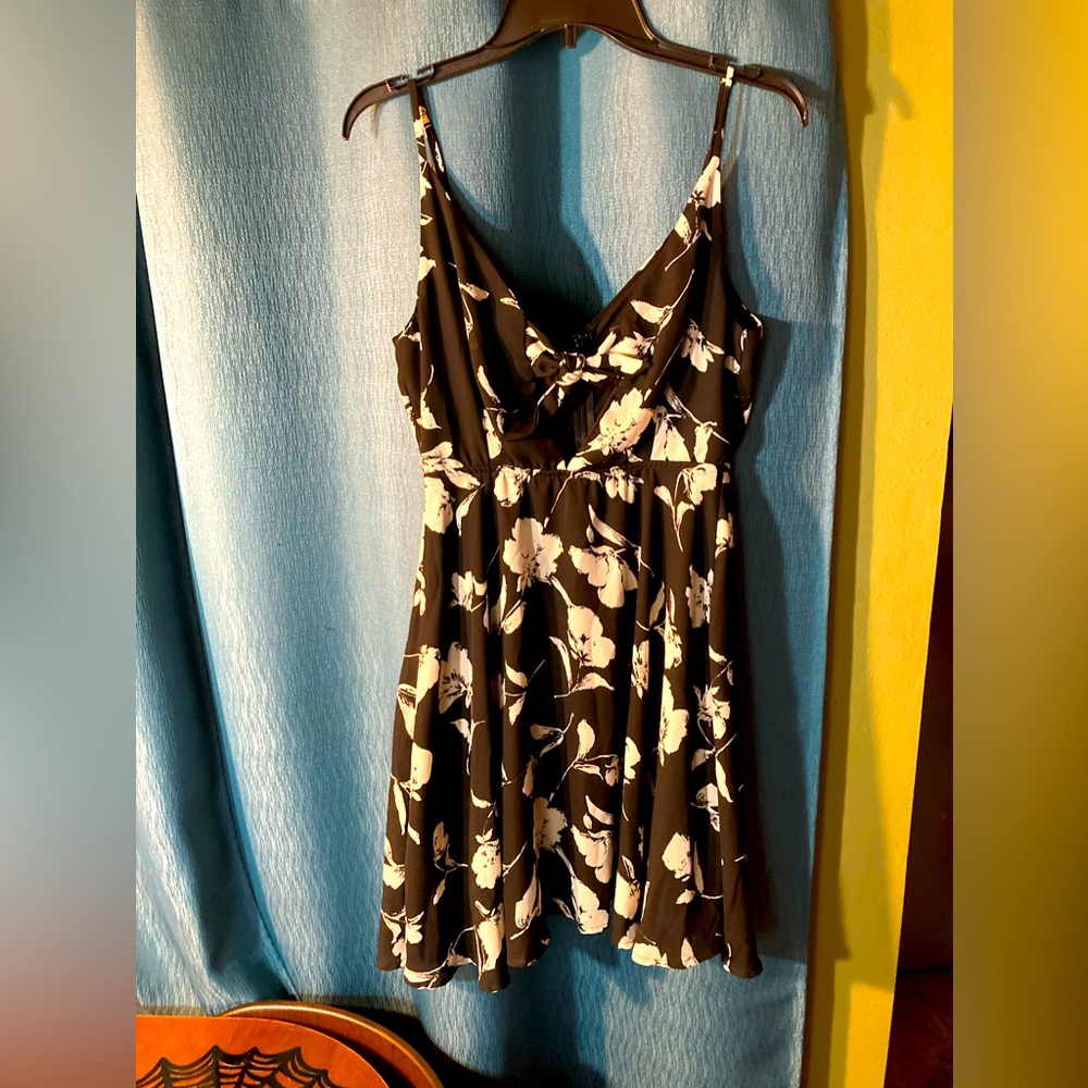 Lulu’s Black & White Floral Print Flare Dress